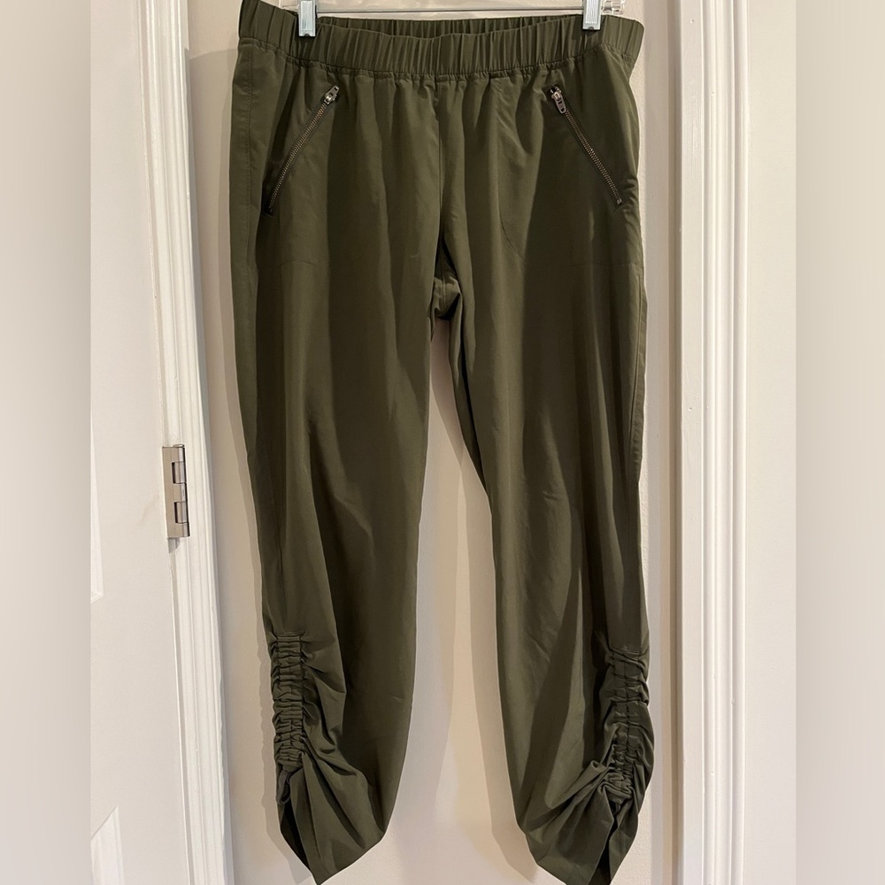 Green athleta pants